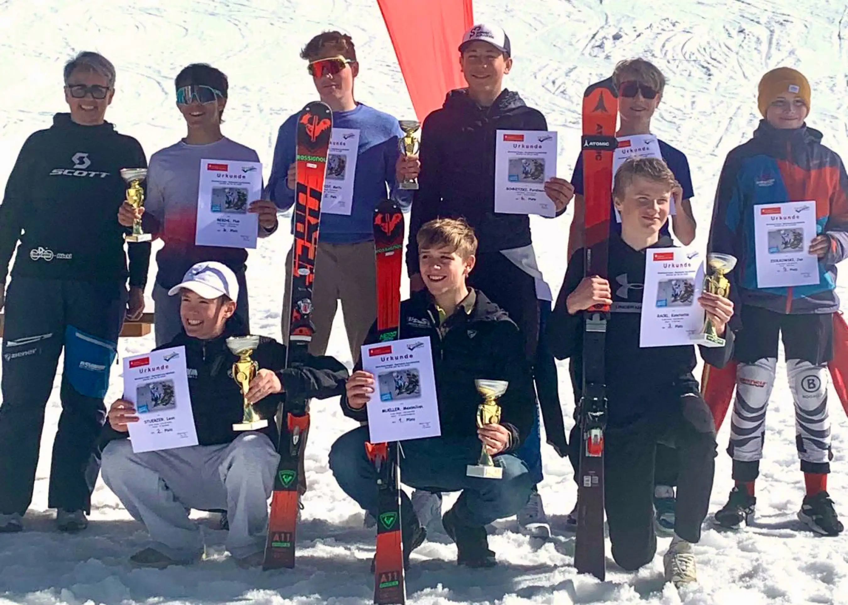 Maximilian Müller vom Ski-Club Fürstenfeldbruck  gewinnt das U16 Kat. 3 Rennen