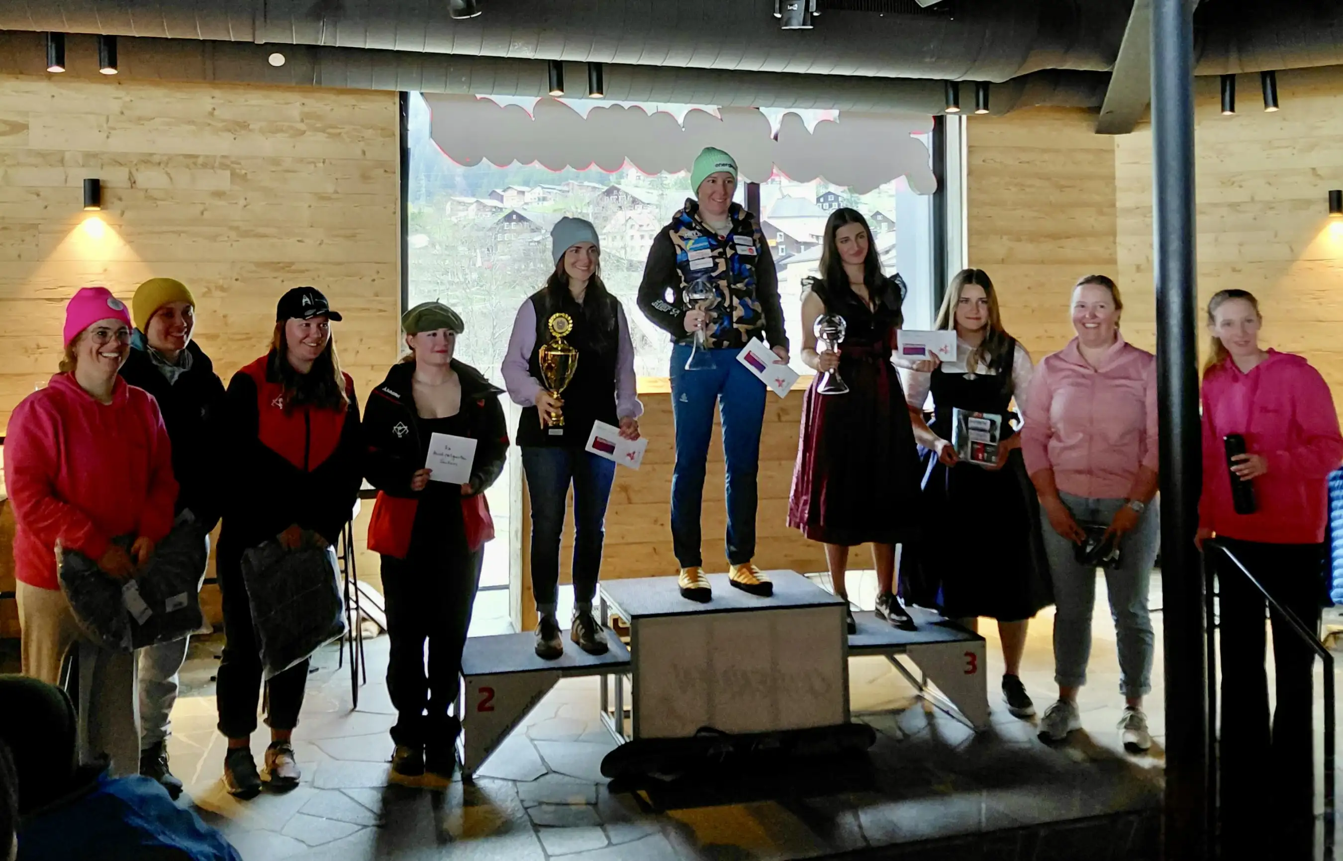 Michaela Rader auf dem Podest des Austria Shorty Cup 2026 Damen