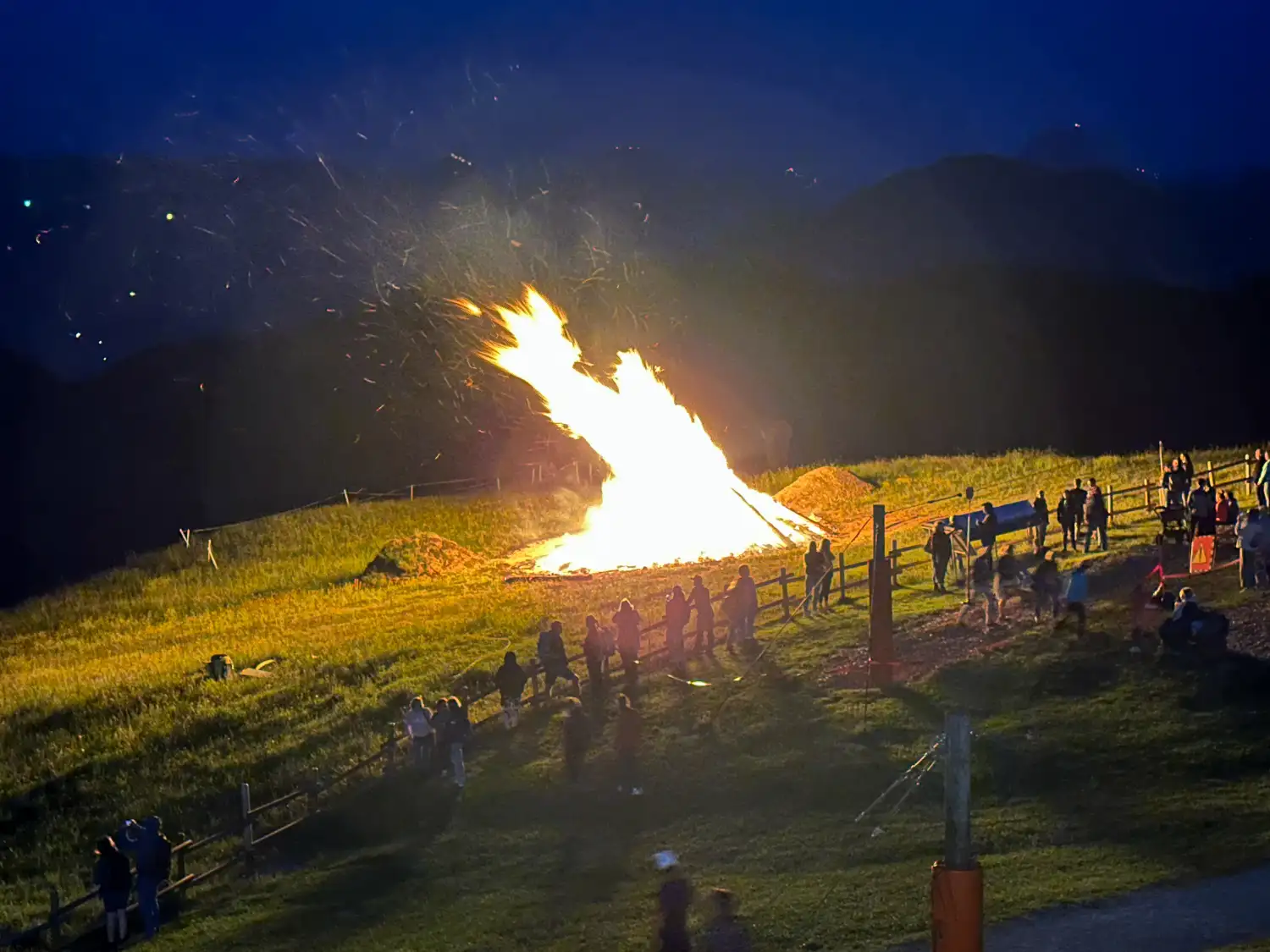 Ski-Club_Sonnwendfeuer-2025