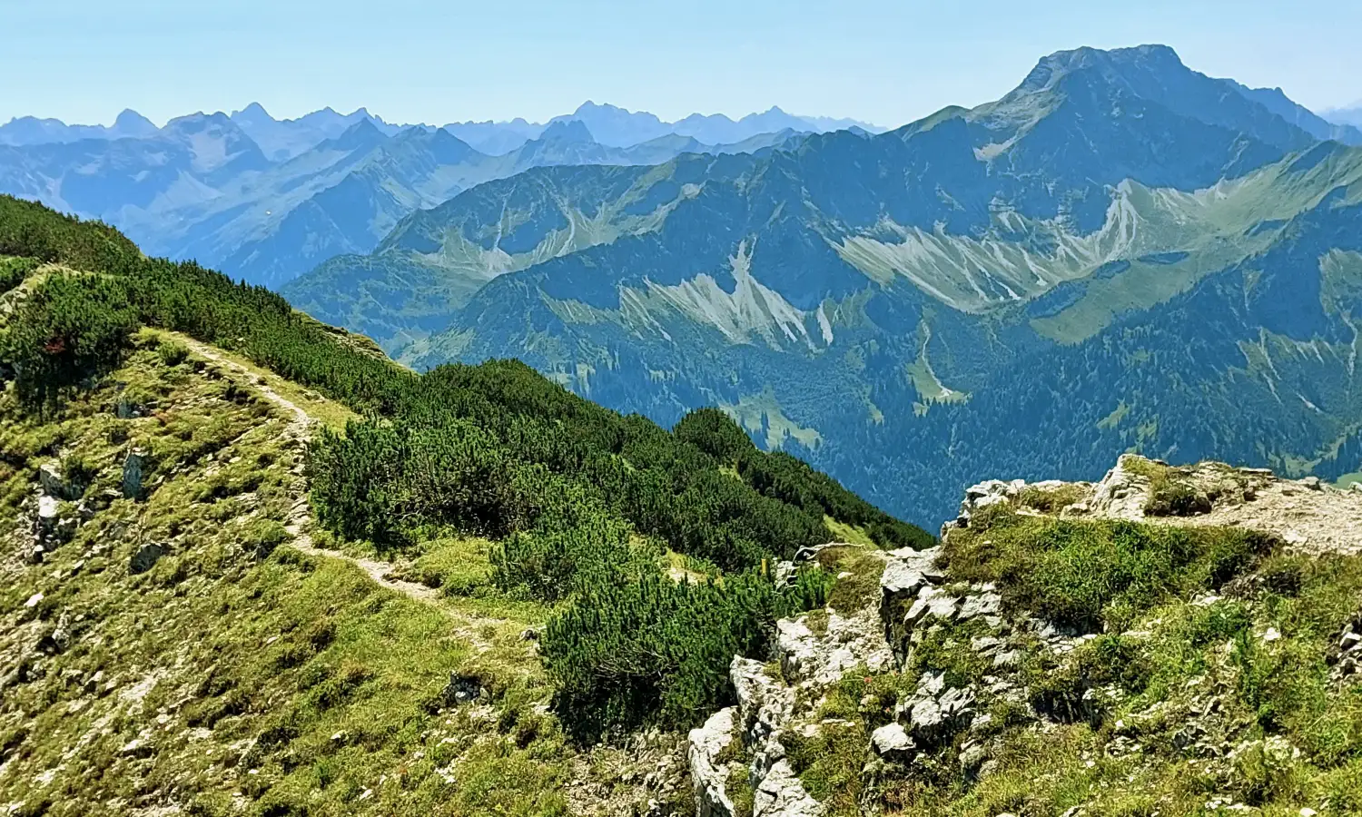 Skiclub Wanderung in den Bergen