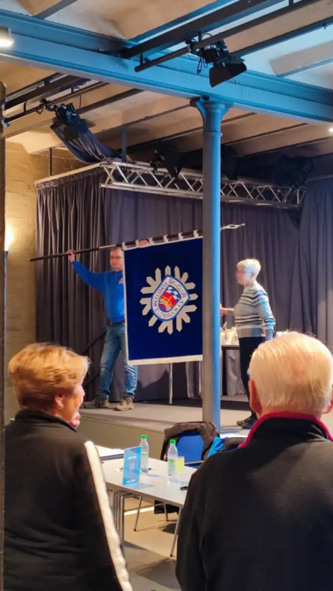 Fahne Ski-Club Fürstenfeldbruck Fahne Neue Fahne Ski-Club Fürstenfeldbruck