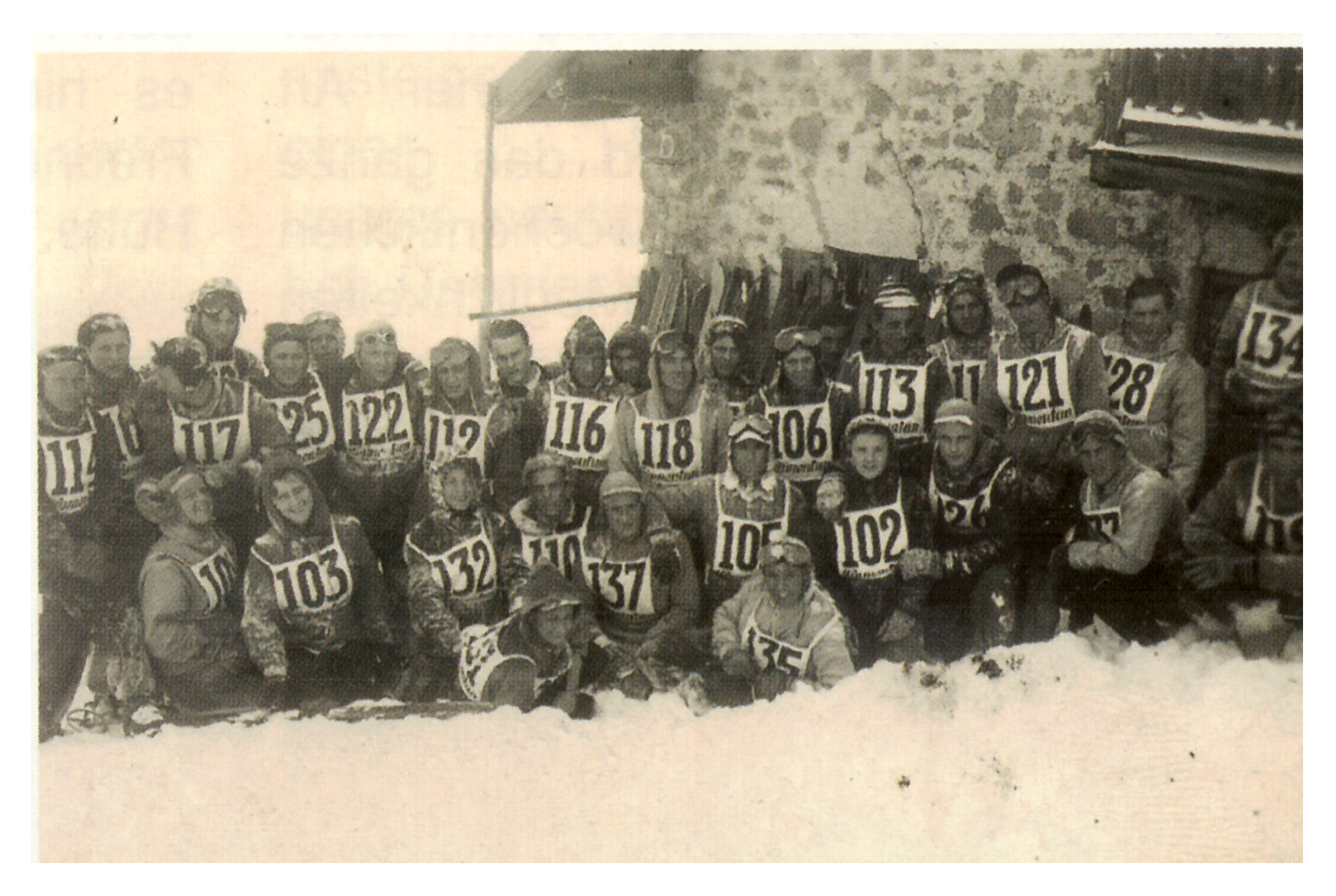 Skirennen am Wendelstein 1955 Skirennläufer des Skirennens im Abfahrtslauf